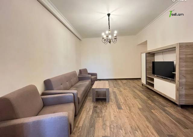 2 սենյականոց բնակարան Լեոյի փողոցում, 65 ք.մ., բարձր առաստաղներ, 3/5 հարկ, կապիտալ վերանորոգված