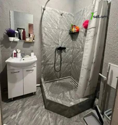 3 սենյականոց բնակարան, Դավթաշենի 3-րդ զանգված, 73 քմ, նախավերջին հարկ, կոսմետիկ վերանորոգում