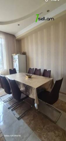 Երկու հարկանի տուն Պետրոս Դուրյանի փողոցում Ավանում, 330 քմ, 2 սանհանգույց, կապիտալ վերանորոգված