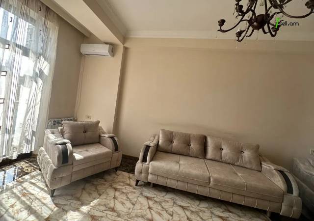 3 սենյականոց բնակարան Մարշալ Խուդյակովի փողոցում, 80 քմ, 2/4 հարկ, 2 սանհանգույց, բարձր առաստաղներ