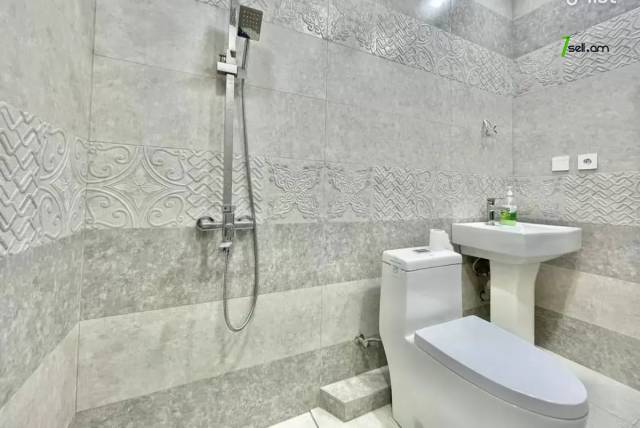 4 սենյականոց բնակարան նորակառույց շենքում Պարույր Սևակի փողոցում, 126 ք.մ., 2 սանհանգույց