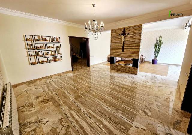 Երկու հարկանի քարե տուն Աջափնյակում, 1000 ք.մ., 3+ սանհանգույց, դիզայներական ոճով վերանորոգված