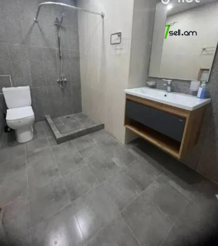 2 սենյականոց բնակարան Նար–Դոսի փողոցում, 48 ք.մ., դիզայներական ոճով վերանորոգված