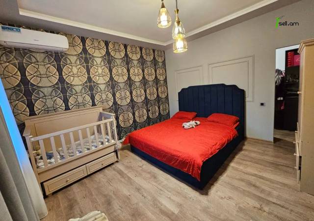 Երեք հարկանի քարե տուն Դավիթ Բեկի փողոցում Էրեբունիում, 480 ք.մ., 2 սանհանգույց, եվրովերանորոգված