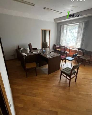 Շենք Ֆուչիկի փողոցում Աջափնյակում, 1800 քմ