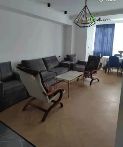 2 սենյականոց բնակարան Արամ Խաչատրյան փողոցում, 71 ք.մ., 7/9 հարկ, դիզայներական ոճով վերանորոգված