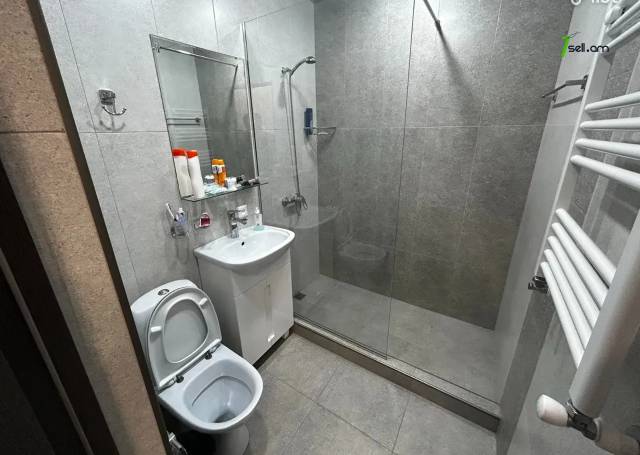 Երեք հարկանի տուն, Սերո Խանզադյան 1-ին նրբ Նորք Մարաշում, 360 ք.մ., 3+ սանհանգույց
