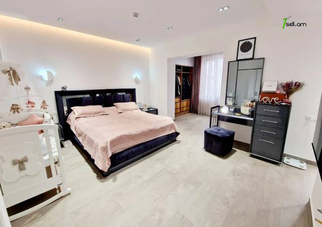 Երկու հարկանի քարե տուն, Վահագնի Թաղամաս Աջափնյակում, 700 ք.մ., 3+ սանհանգույց