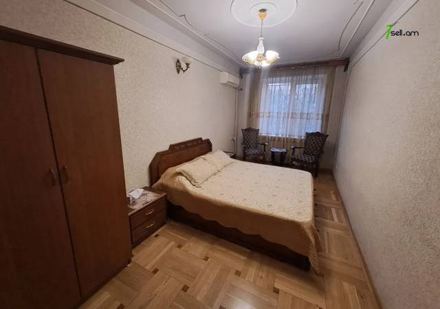 3 սենյականոց բնակարան Նալբանդյան փողոցում, 100 ք.մ., 2 սանհանգույց, բարձր առաստաղներ, 3/5 հարկ