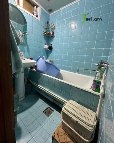 3 սենյականոց բնակարան Նանսենի փողոցում, 87 ք.մ., 3/5 հարկ, կոսմետիկ վերանորոգում, քարե շենք