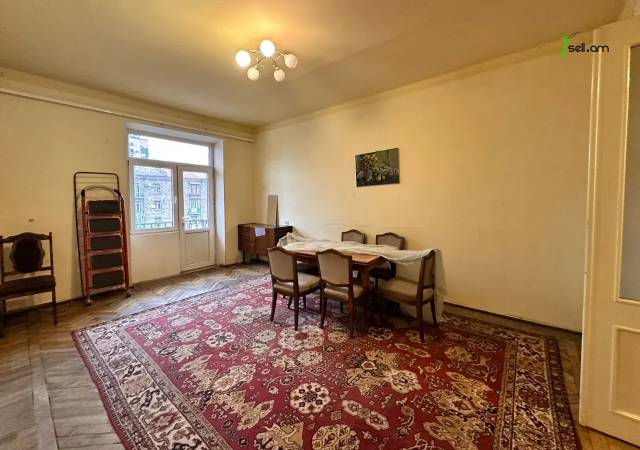 4 սենյականոց բնակարան Կոմիտասի պողոտայում, 97 ք.մ., նախավերջին հարկ, կոսմետիկ վերանորոգում