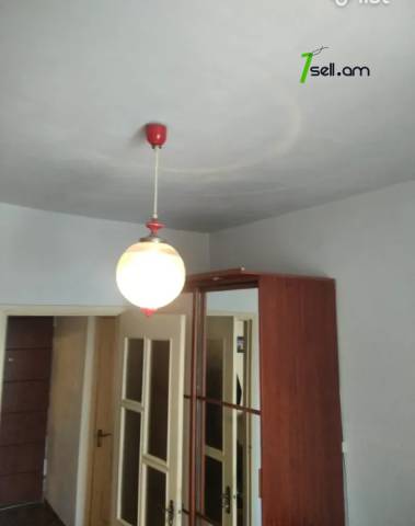 3 սենյականոց բնակարան, Դավիթ Մալյան փողոցի նրբանցք, 73 ք.մ., կապիտալ վերանորոգված, քարե շենք