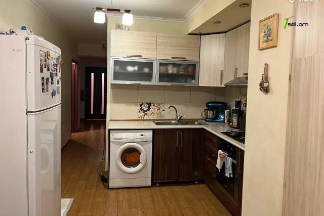 3 սենյականոց բնակարան Ավետիս Ահարոնյան փողոցում, 96 ք.մ., 6/9 հարկ, կապիտալ վերանորոգված