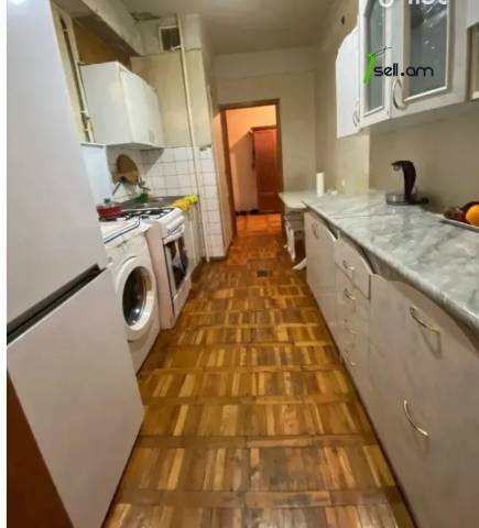 3 սենյականոց բնակարան Սունդուկյան փողոցում, 68 քմ, 5/12 հարկ, 2 սանհանգույց, մասնակի վերանորոգում