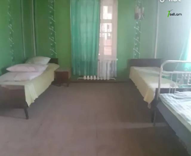 Երկու հարկանի քարե տուն, Միքայել Նալբանդյան փողոցի 1-ին նրբանցք Նալբանդյանում, 360 ք.մ.