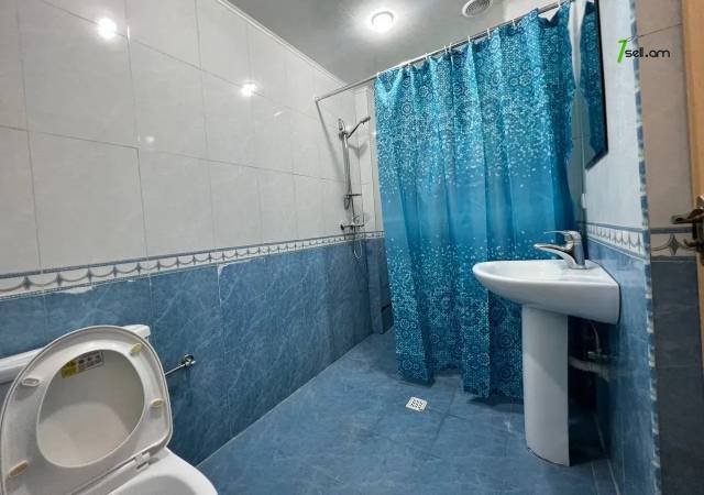 3 սենյականոց բնակարան նորակառույց շենքում Հրաչյա Թամրազյան փողոցում, 78 ք.մ., 2 սանհանգույց