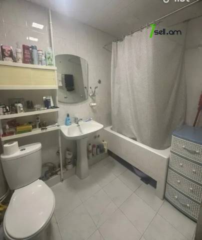 4 սենյականոց բնակարան Գայի պողոտայում, 75 քմ, կապիտալ վերանորոգված, քարե շենք