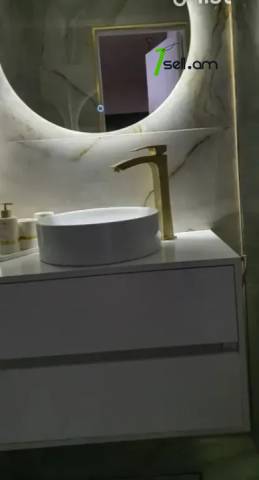 3 սենյականոց բնակարան Հունան Ավետիսյան փողոցում, 78 ք.մ., նախավերջին հարկ, մասնակի վերանորոգում