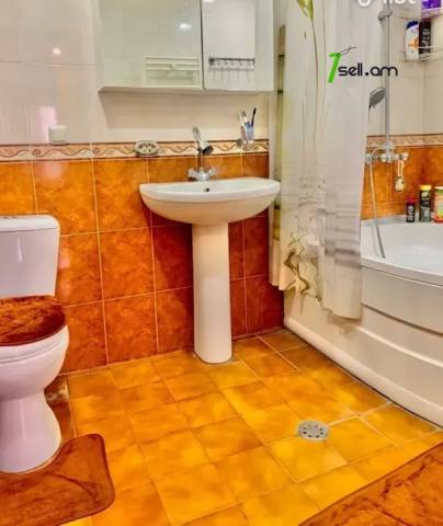 3 սենյականոց բնակարան Բաշինջաղյան փողոցում, 67 ք.մ., կապիտալ վերանորոգված