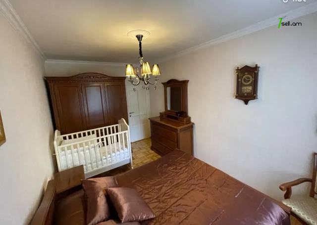 4 սենյականոց բնակարան, Սայաթ-Նովա թաղամաս, 100 քմ, 1/9 հարկ, 2 սանհանգույց, կոսմետիկ վերանորոգում