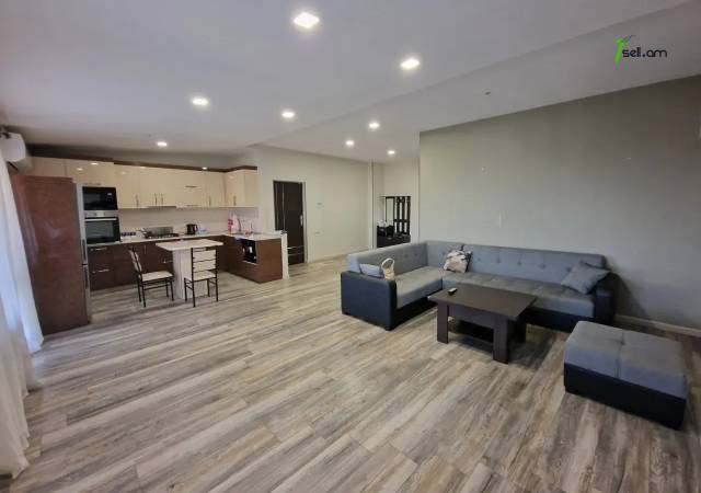 Երեք հարկանի քարե տուն Վարշավյան փողոցում Արաբկիրում, 630 քմ, 3+ սանհանգույց, կապիտալ վերանորոգված