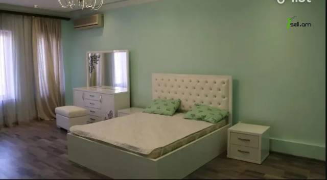 Երեք հարկանի քարե տուն, Sevastopolyan Street Արաբկիրում, 250 ք.մ., 3+ սանհանգույց