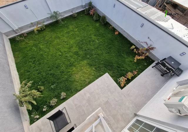 Երկու հարկանի քարե տուն, Դավթաշենի 2-րդ զանգված Դավիթաշենում, 170 ք.մ., 2 սանհանգույց