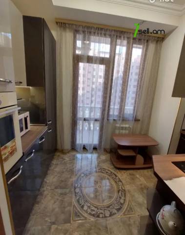 3 սենյականոց բնակարան նորակառույց շենքում Նիկողայոս Ադոնցի փողոցում, 60 ք.մ., բարձր առաստաղներ