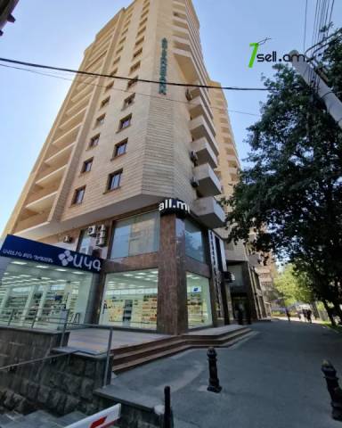 3 սենյականոց բնակարան նորակառույց շենքում Մարշալ Բաղրամյան պողոտայում, 130 ք.մ., 2 սանհանգույց