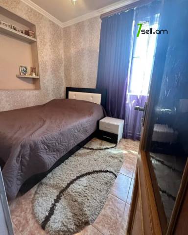 Մեկ հարկանի քարե տուն Զովունի 39 փողոցում Զովունիում, 330 ք.մ., կապիտալ վերանորոգված