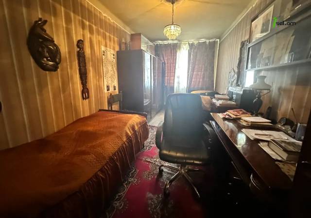 3 սենյականոց բնակարան Խորենացու փողոցում, 81 ք.մ., 3/5 հարկ, քարե շենք