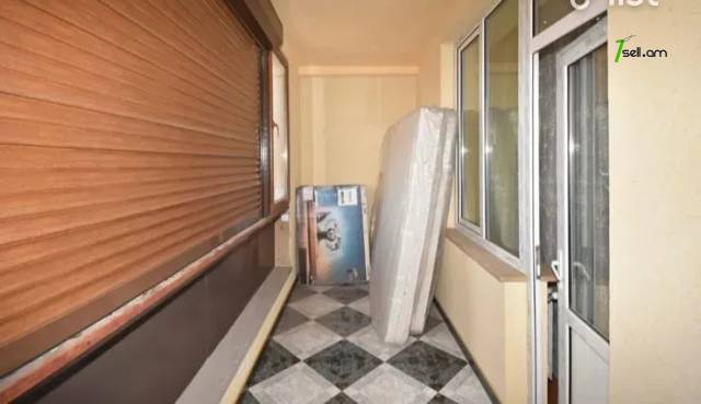 3 սենյականոց բնակարան նորակառույց շենքում Վիկտոր Համբարձումյան փողոցում, 120 ք.մ., 2 սանհանգույց