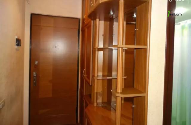 3 սենյականոց բնակարան Եղիշե Թադևոսյան փողոցում, 74 ք.մ., 1/4 հարկ, կոսմետիկ վերանորոգում