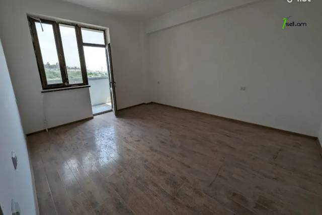 3 սենյականոց բնակարան նորակառույց շենքում Մոնթե Մելքոնյան փողոցում, 100 ք.մ., 2 սանհանգույց