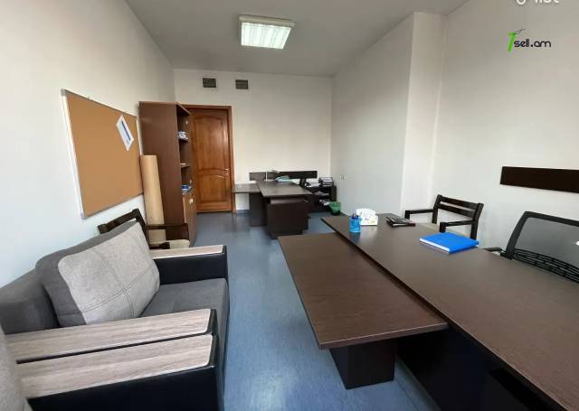 Գրասենյակային տարածք Պարոնյան փողոցում կենտրոնում, 95 քմ