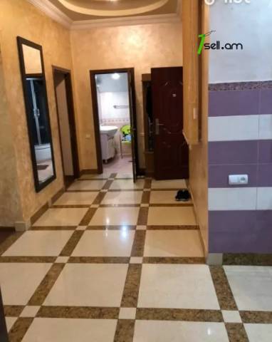 3 սենյականոց բնակարան Կարապետ Ուլնեցու փողոցում, 105 ք.մ., 2 սանհանգույց, բարձր առաստաղներ, 1/3 հարկ