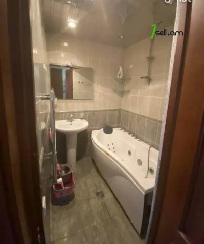 3 սենյականոց բնակարան, Դուրյան թաղամաս, 80 քմ, 7/14 հարկ, կապիտալ վերանորոգված