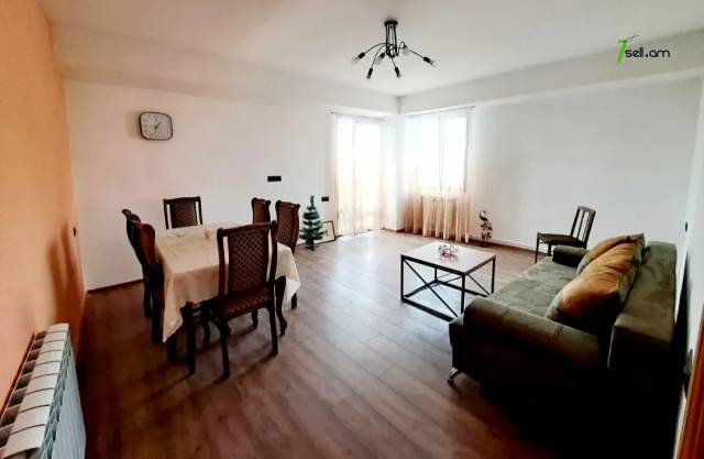 3 սենյականոց բնակարան Ամիրյան փողոցում, 85 քմ, 12/16 հարկ, մի քանի պատշգամբ, կապիտալ վերանորոգված