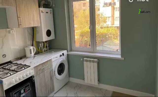 2 սենյականոց բնակարան Ռայնիսի փողոցում, 57 ք.մ., նախավերջին հարկ, կապիտալ վերանորոգված