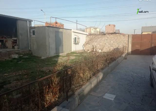 Մեկ հարկանի քարե տուն Զորավար Անդրանիկի փողոցում Քասախում, 120 քմ, 2 սանհանգույց