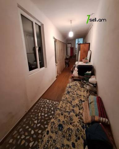 Մեկ հարկանի քարե տուն Լորիս-Մելիքովի փողոցում Էրեբունիում, 200 քմ, 2 սանհանգույց