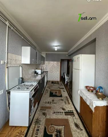 3 սենյականոց բնակարան Աղբյուր Սերոբի փողոցում, 83 ք.մ., 11/16 հարկ, մասնակի վերանորոգում