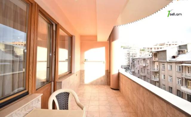 4 սենյականոց բնակարան նորակառույց շենքում Հյուսիսային պողոտայում, 140 ք.մ., բարձր առաստաղներ