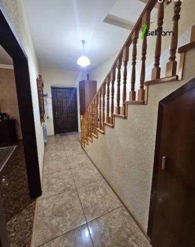 Երկու հարկանի տուն Ֆուչիկի փողոցում Աջափնյակում, 106 քմ, 2 սանհանգույց, կապիտալ վերանորոգված