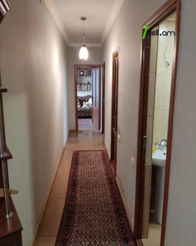 3 սենյականոց բնակարան Հալաբյան փողոցում, 87 ք.մ., 2 սանհանգույց, նախավերջին հարկ