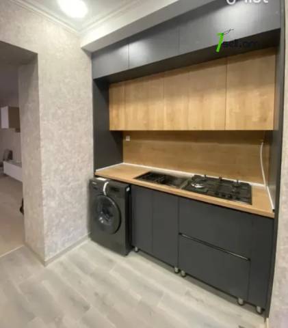 4 սենյականոց բնակարան Սունդուկյան փողոցում, 85 ք.մ., 1/5 հարկ, 2 սանհանգույց