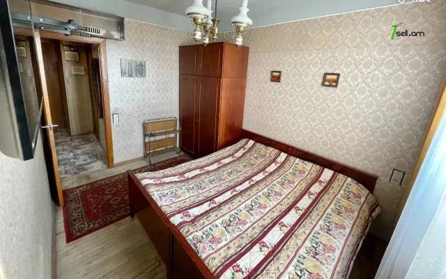 2 սենյականոց բնակարան Նաիրի Զարյան փողոցում, 46 քմ, նախավերջին հարկ, մասնակի վերանորոգում, քարե շենք