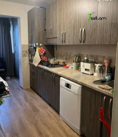 3 սենյականոց բնակարան Գուսան Շերամ փողոցում, 65 քմ, 2/9 հարկ, կապիտալ վերանորոգված