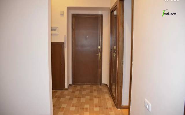 3 սենյականոց բնակարան Նար-Դոսի փողոցում, 90 ք.մ., 2 սանհանգույց, բարձր առաստաղներ, նախավերջին հարկ