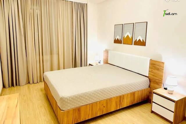 3 սենյականոց բնակարան նորակառույց շենքում Նիկողայոս Ադոնցի փողոցում, 90 ք.մ., 2 սանհանգույց